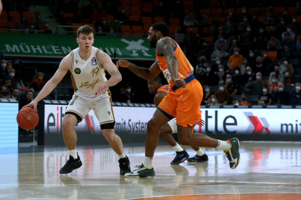 多阵容调整 多阵容调整